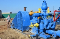 Continental Emsco D375 duplex mud pump